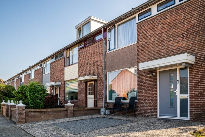 BUVA - Renovatie project - Biesdonk Breda - hardglas - hang- en sluitwerk - renovatiemarkt