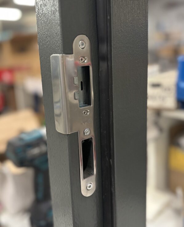 BUVA nastelbare sluitplaat - hang en sluitwerk - voor houten binnendeuren