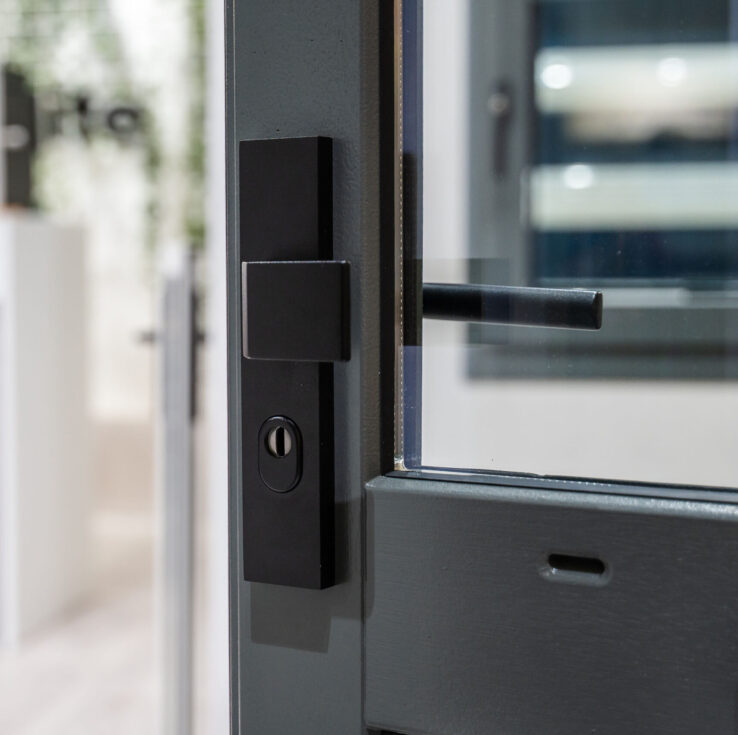 BUVA zwart veiligheidsbeslag - Slim samenwerken met de groothandel - vervangingsmarkt - voordeur